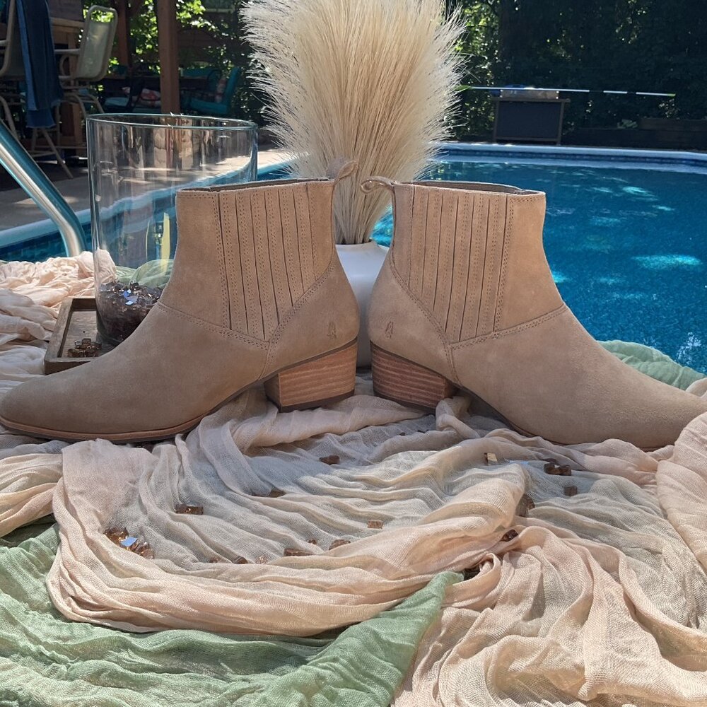 Women's Fashion Boots (size 10) Suede